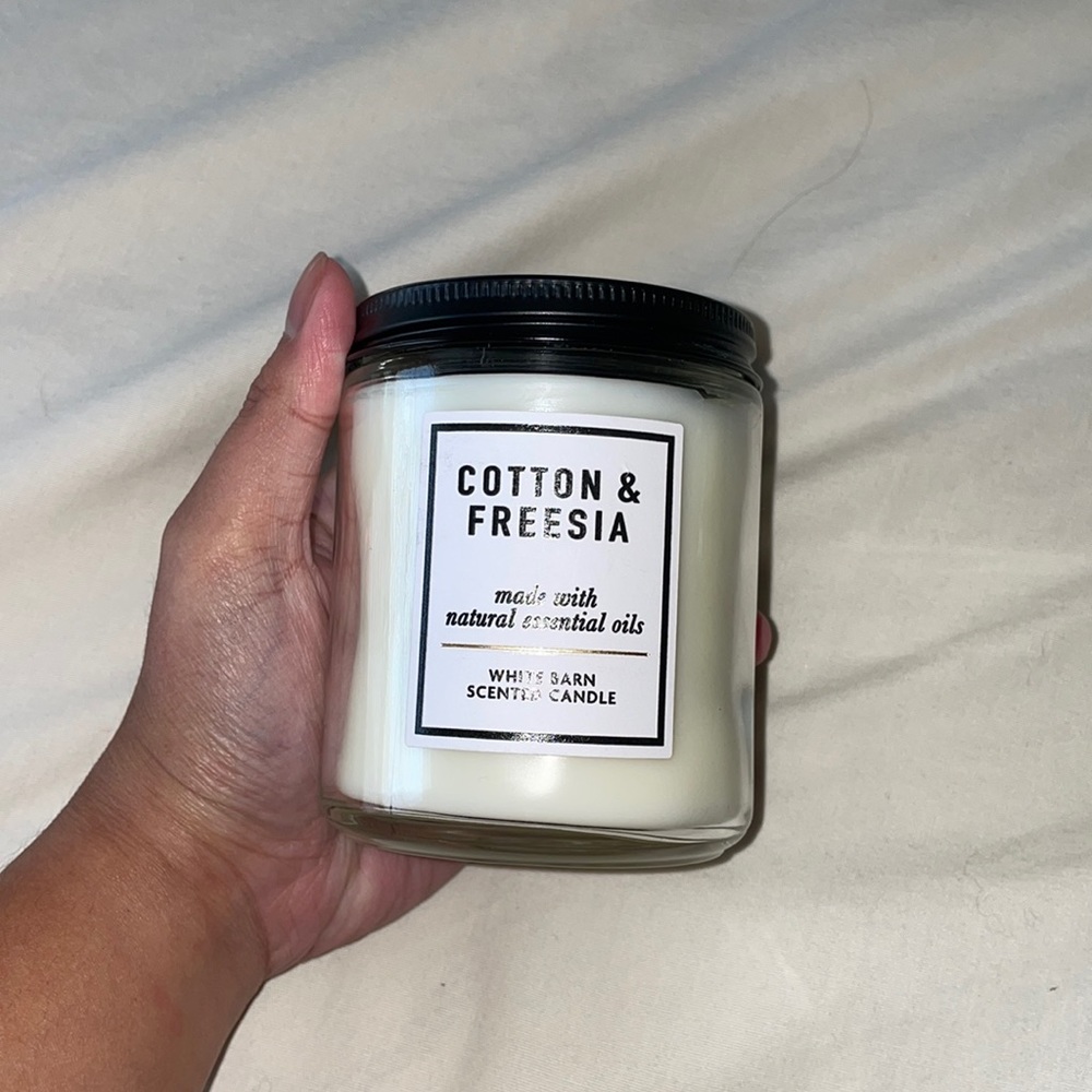 White Barn One-wick Cotton & Freesia